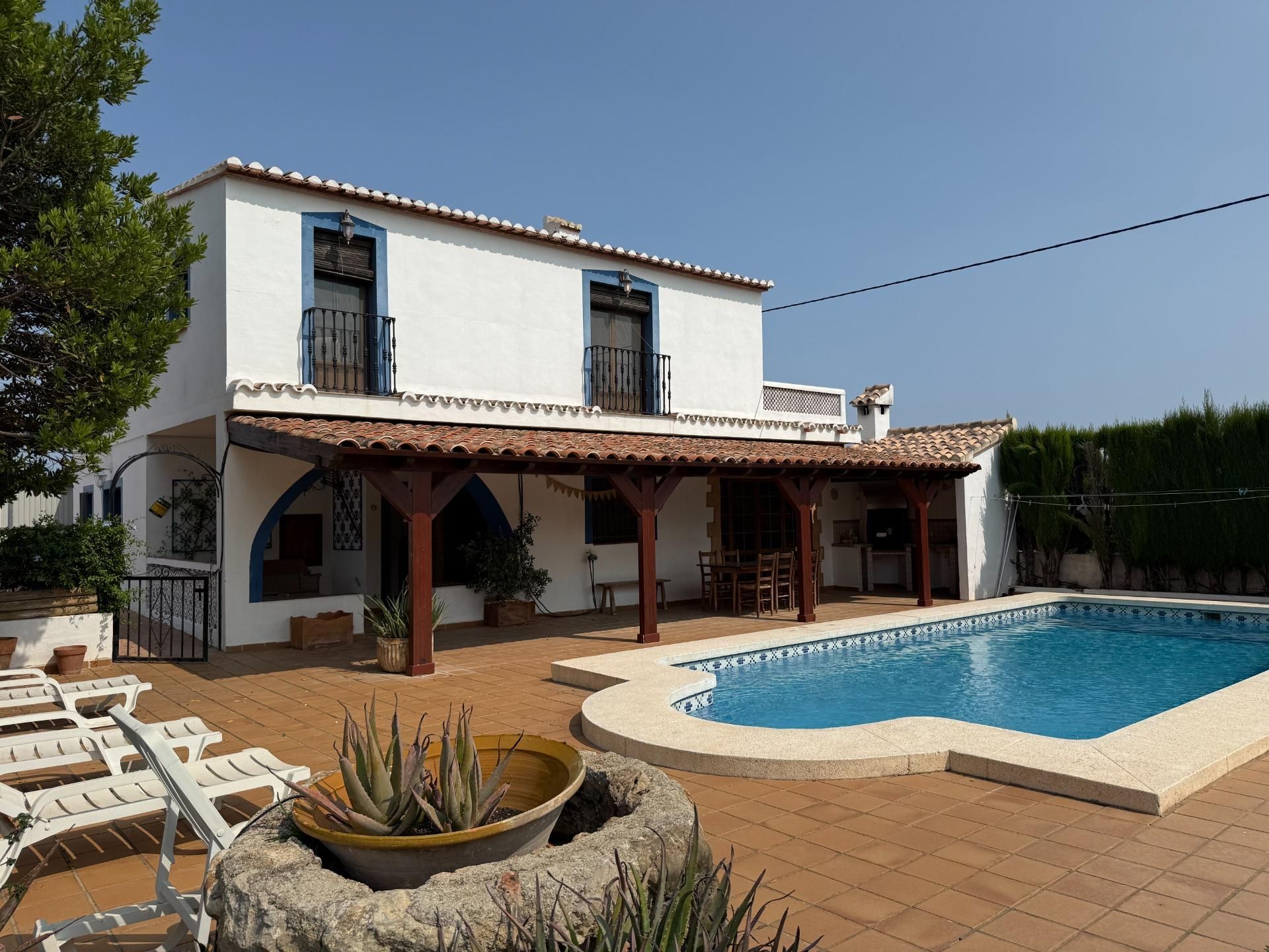 Vista exterior de Finca rústica en venda en Dénia amb Aire condicionat, Calefacció i Jardí privat