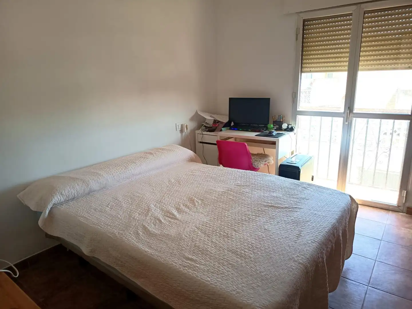 Dormitori de Casa adosada en venda en Gines amb Terrassa
