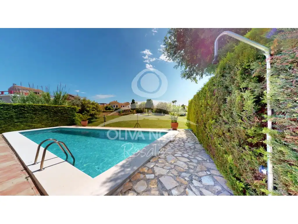 Vista exterior de Casa o chalet en venta en Oliva con Terraza y Piscina