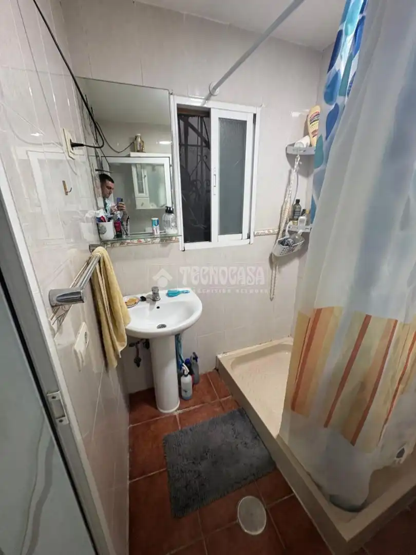 Bathroom of Flat for sale in Almuñécar  with Air Conditioner, Private garden and Swimming Pool