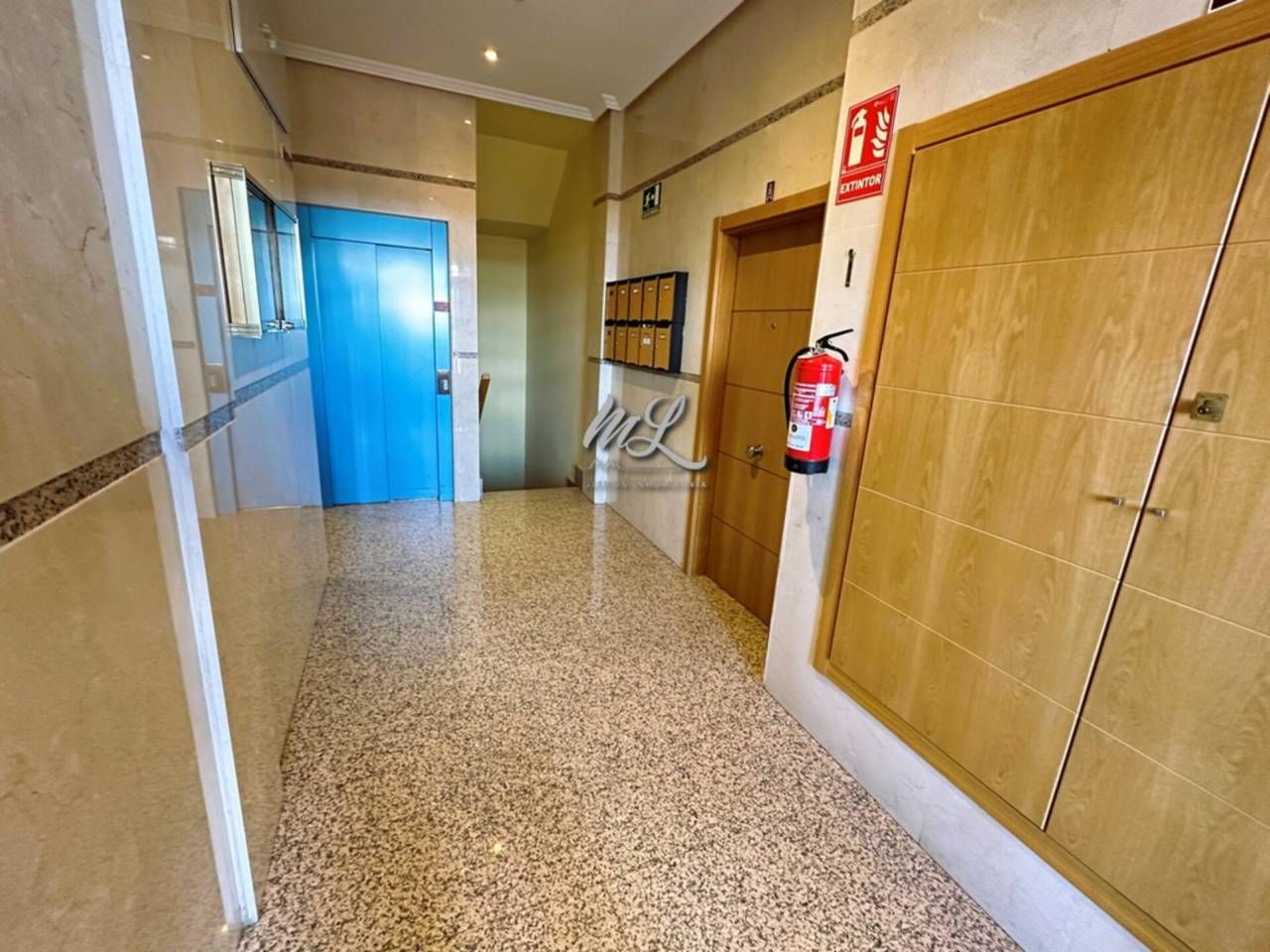 Flat for sale in  Toledo Capital  with Air Conditioner, Heating and Furnished