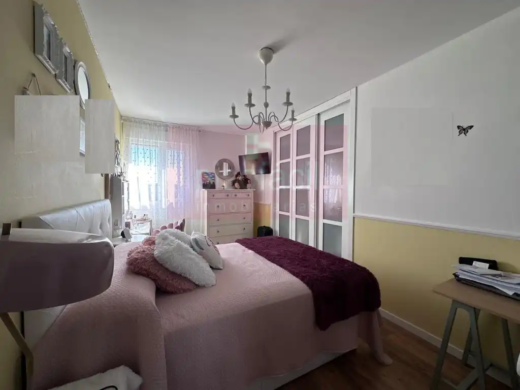 Bedroom of Flat for sale in Lugo