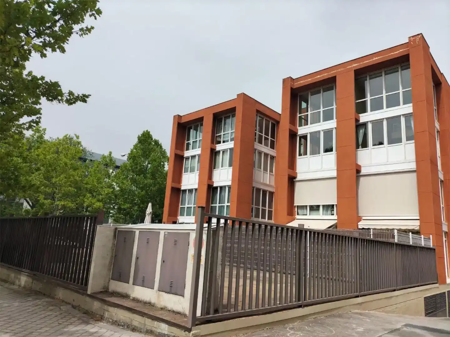 Vista exterior de Pis en venda en Tres Cantos amb Aire condicionat