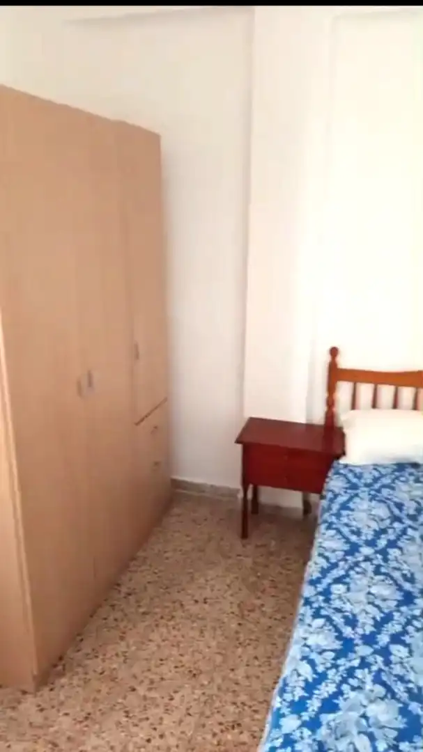 Schlafzimmer von Wohnung zur Miete in Valencia mit Möbliert, Ofen und Waschmaschine