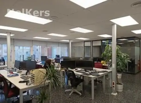 Büro zur Miete in Barcelona mit Klimaanlage, Heizung und Terrasse