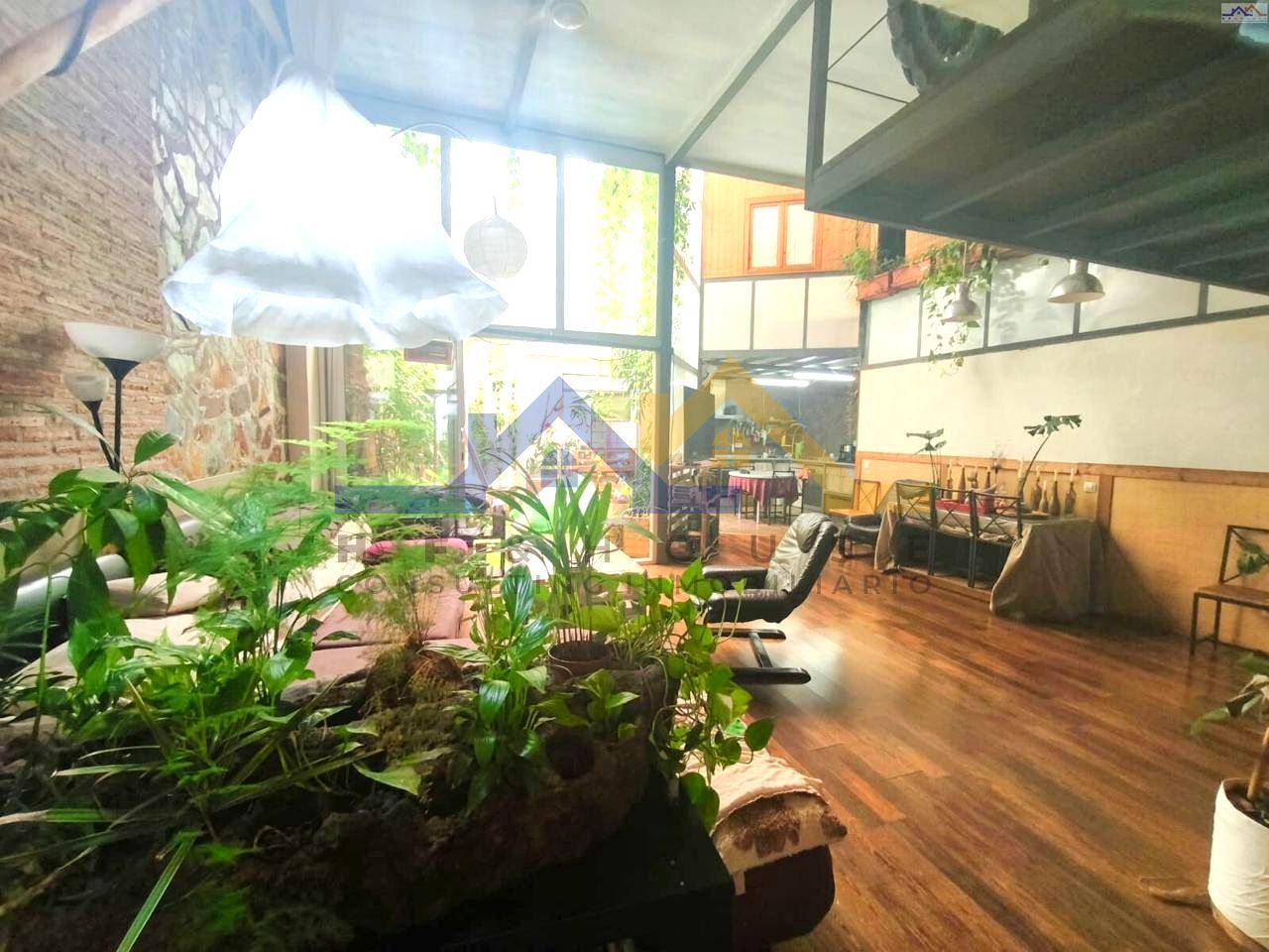 Vista exterior de Local en venda en  Madrid Capital