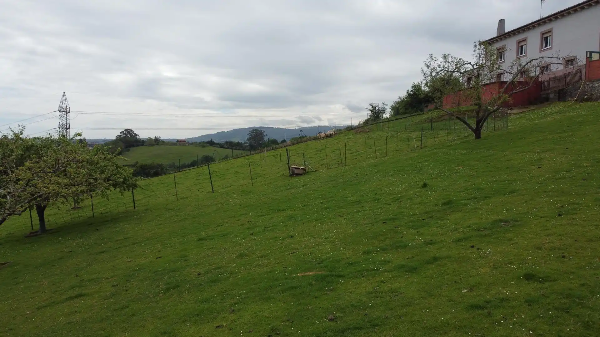 Casa o xalet en venda en Gijón  amb Calefacció, Jardí privat i Traster