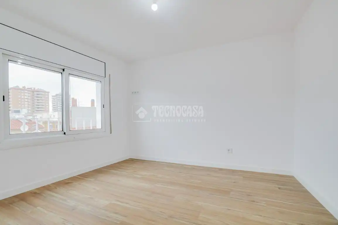 Habitación de Piso en venta en Terrassa con Balcón