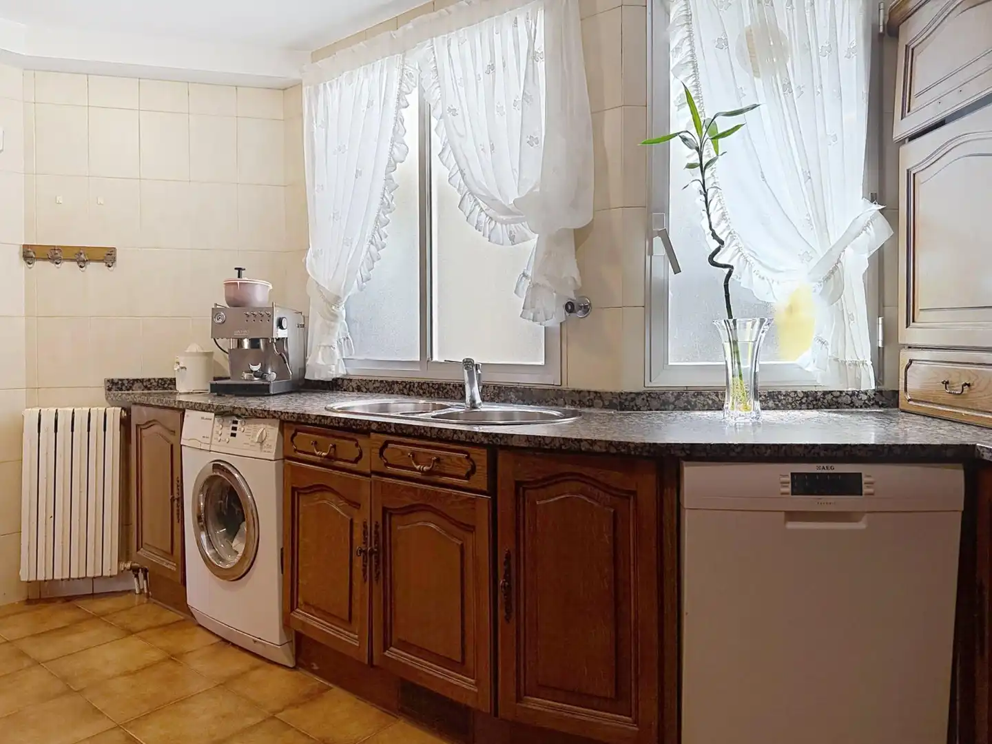 Cuina de Dúplex en venda en Donostia - San Sebastián  amb Calefacció, Terrassa i Traster