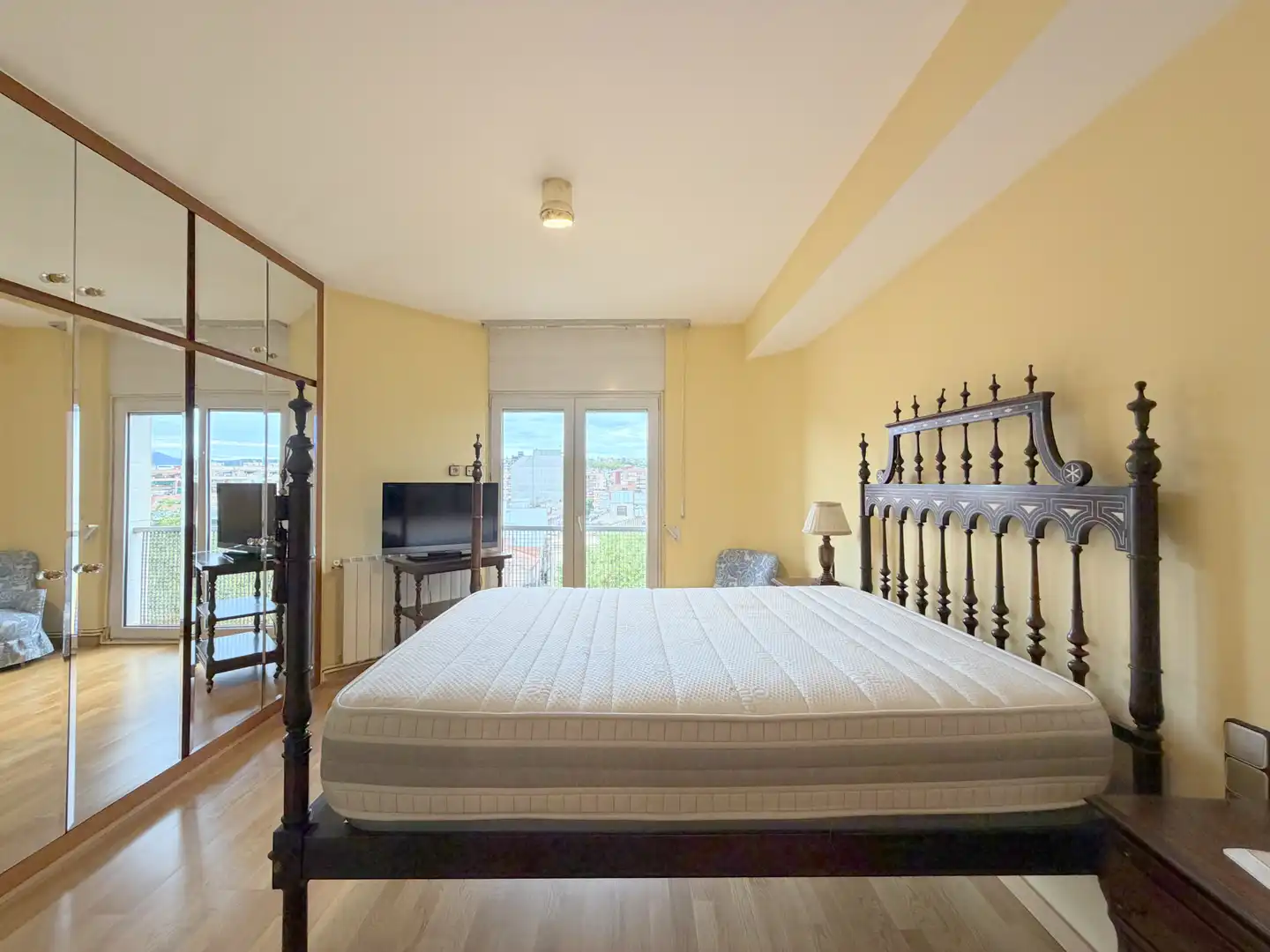 Flat with terrace for sale in Plaça de la Corona, imagen 25