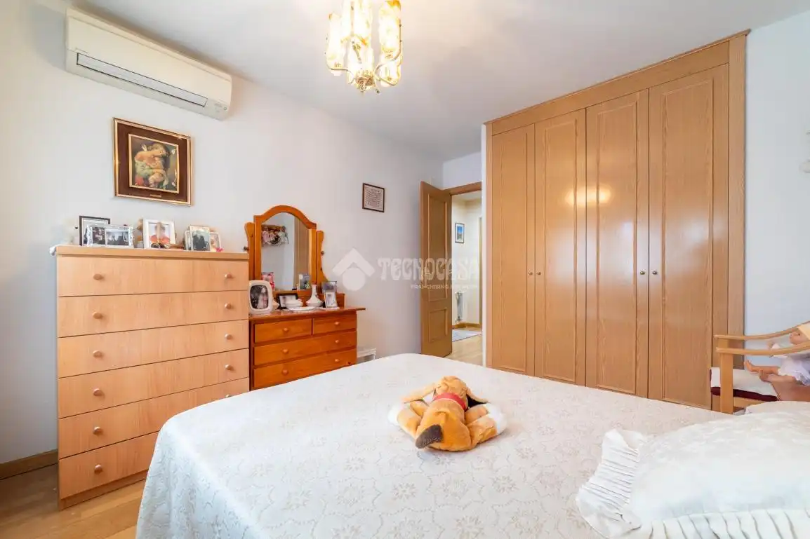 Dormitori de Casa adosada en venda en Paracuellos de Jarama amb Aire condicionat, Calefacció i Terrassa