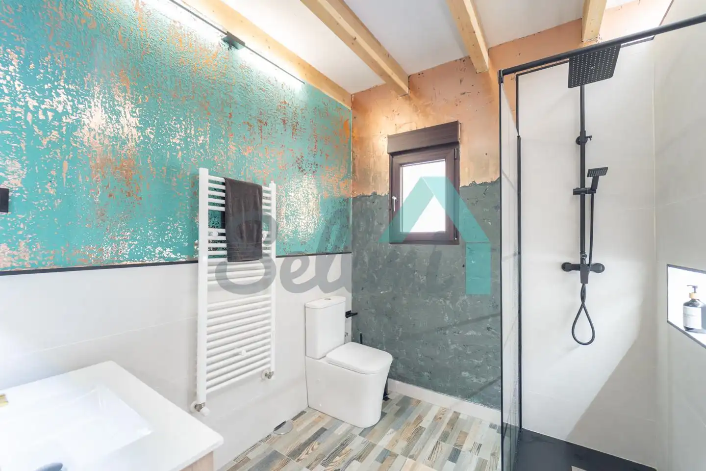 Baño de Casa o chalet de alquiler en Mieres (Asturias) con Calefacción, Terraza y Amueblado