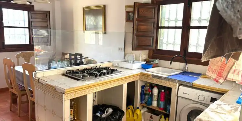 Küche von Country house zum Verkauf in Sedella mit Privatgarten, Terrasse und Abstellraum
