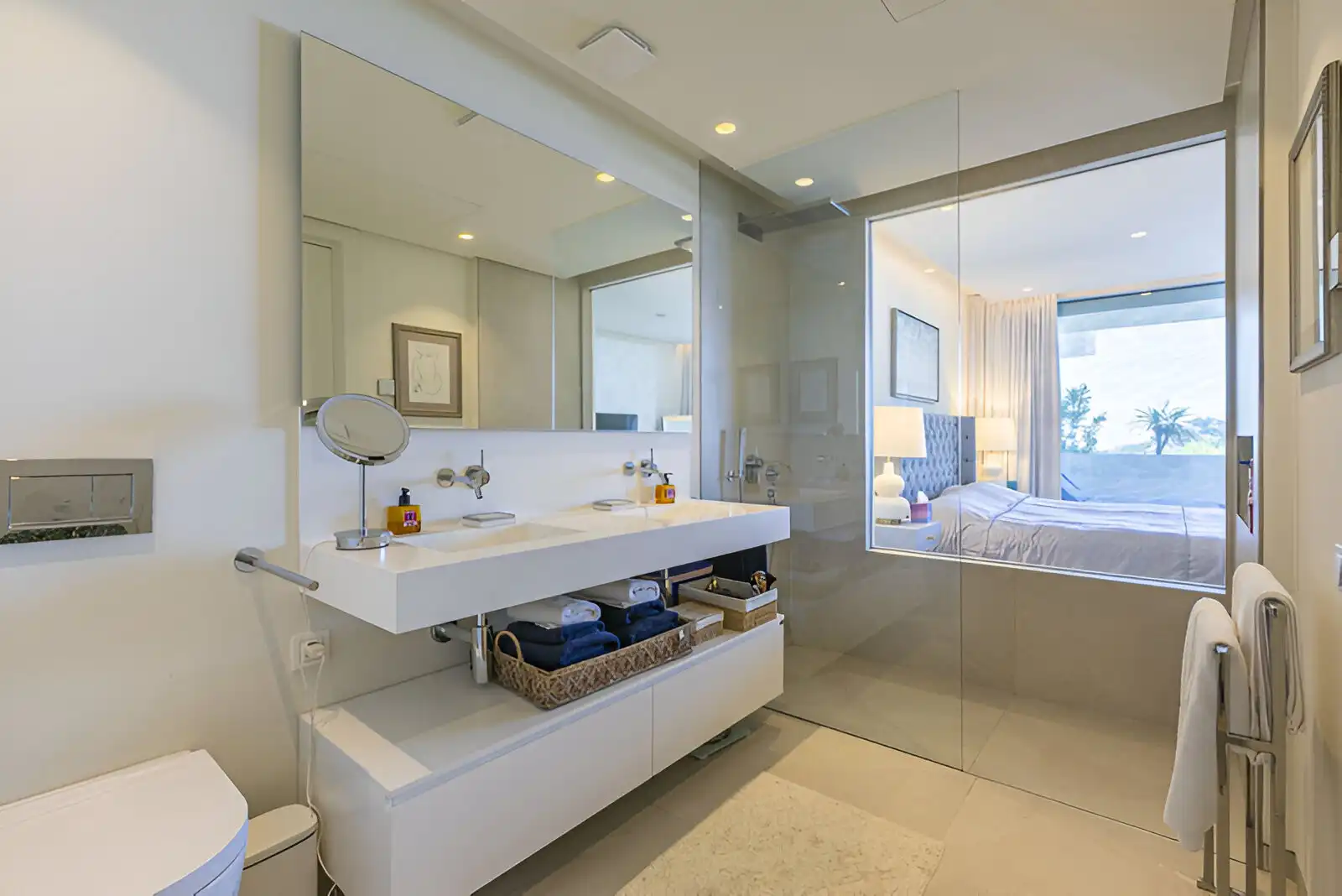 Bathroom of Ground floor for sale in Marbella  with Air Conditioner, Terrace and Storage room