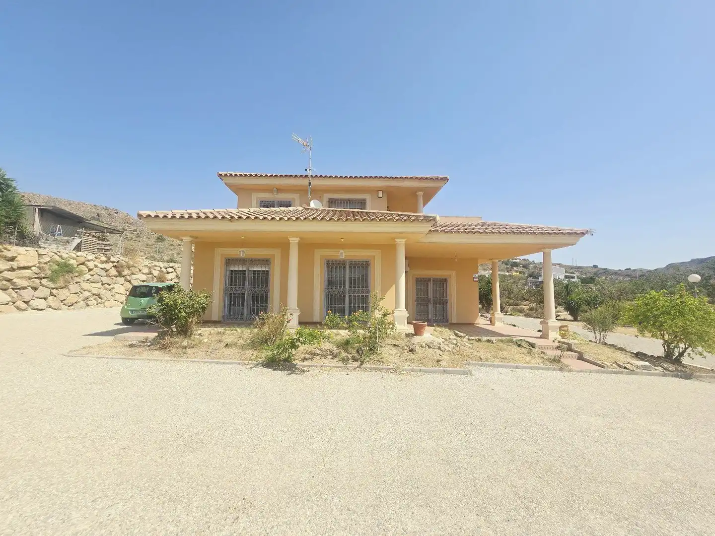 Außenansicht von Haus oder Chalet zum Verkauf in Sorbas mit Klimaanlage, Privatgarten und Terrasse