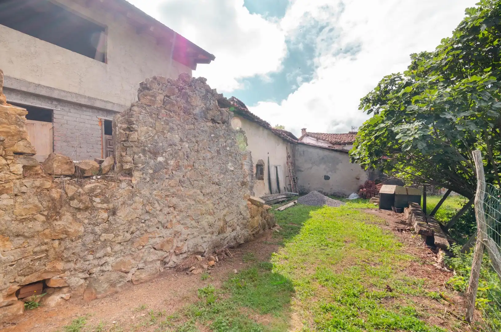 Casa rústica amb jardí en venda a Lugar Villar de Guergu 75, imagen 16