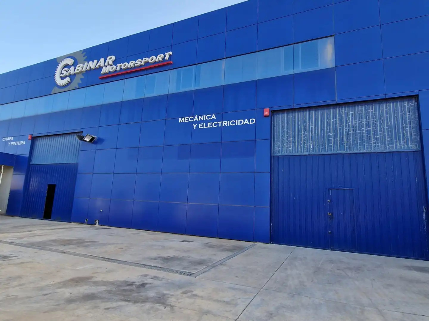 Vista exterior de Nau industrial de lloguer en Alcoy / Alcoi amb Calefacció i Alarma