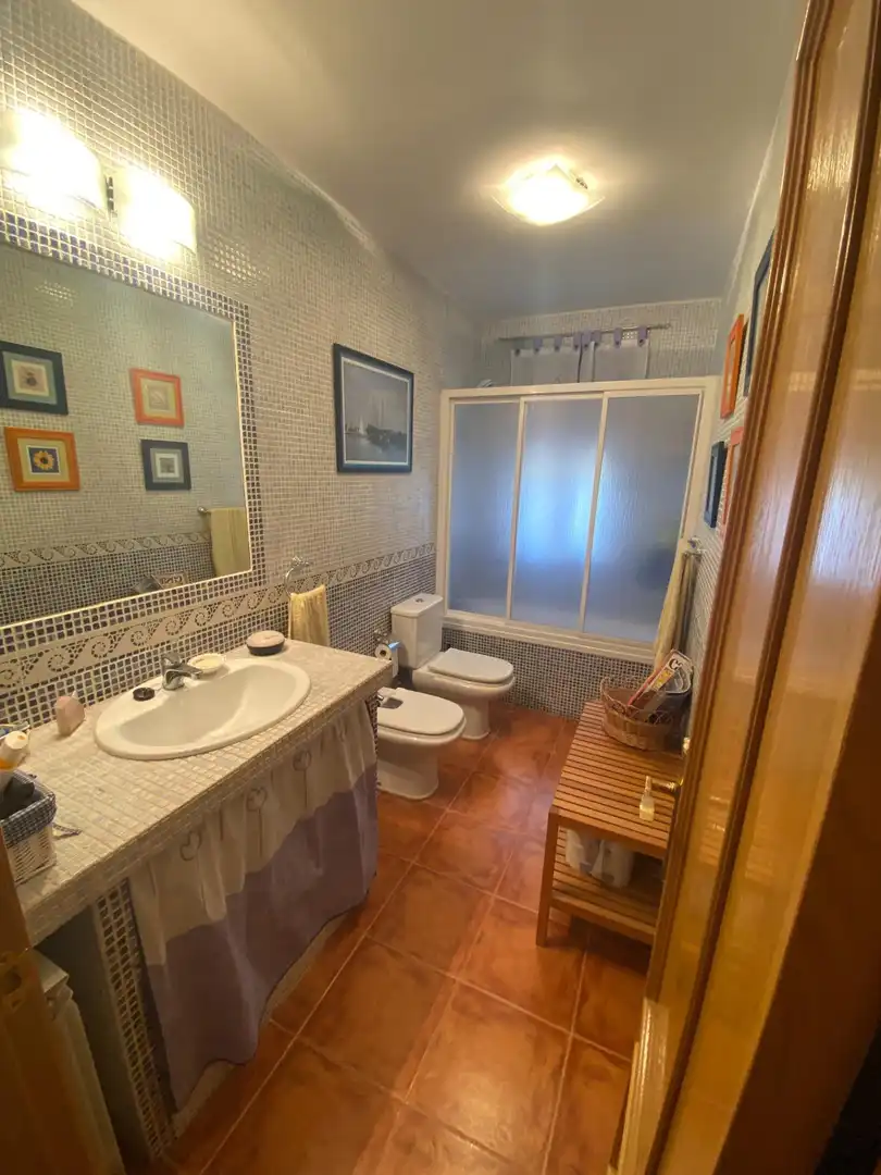 Baño de Casa o chalet en venta en Auñón con Jardín privado, Terraza y Piscina