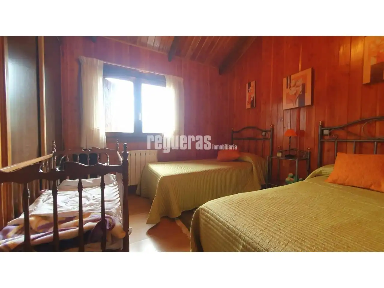 Dormitori de Casa o xalet en venda en Illas amb Calefacció, Parquet i Terrassa