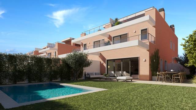 Casa-adosada en Venta en Entrenúcleos