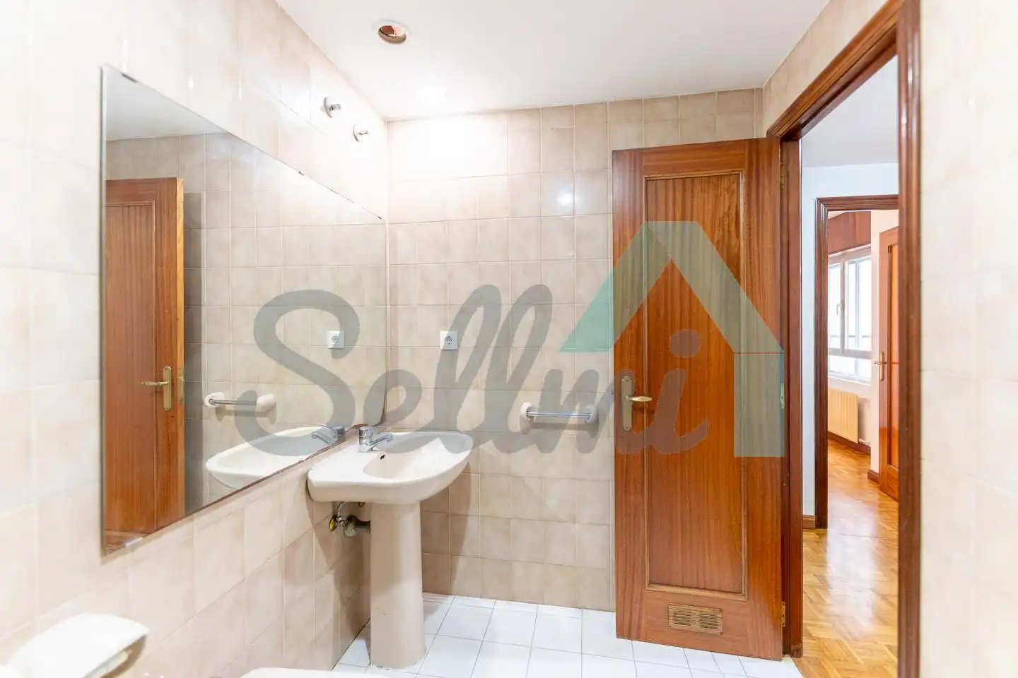 Baño de Piso en venta en Ería - Masip