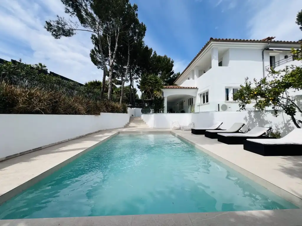 Swimming pool of Houses for sale in Calvià  with Air Conditioner, Heating and Private garden