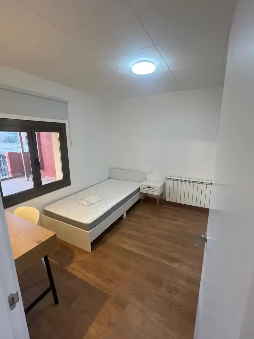 Habitación de Piso de alquiler en Girona con Terraza