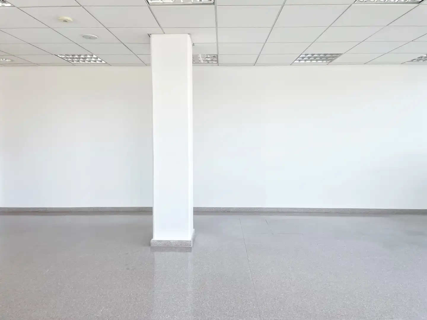 Büro zur Miete in Granollers mit Klimaanlage, Heizung und Abstellraum