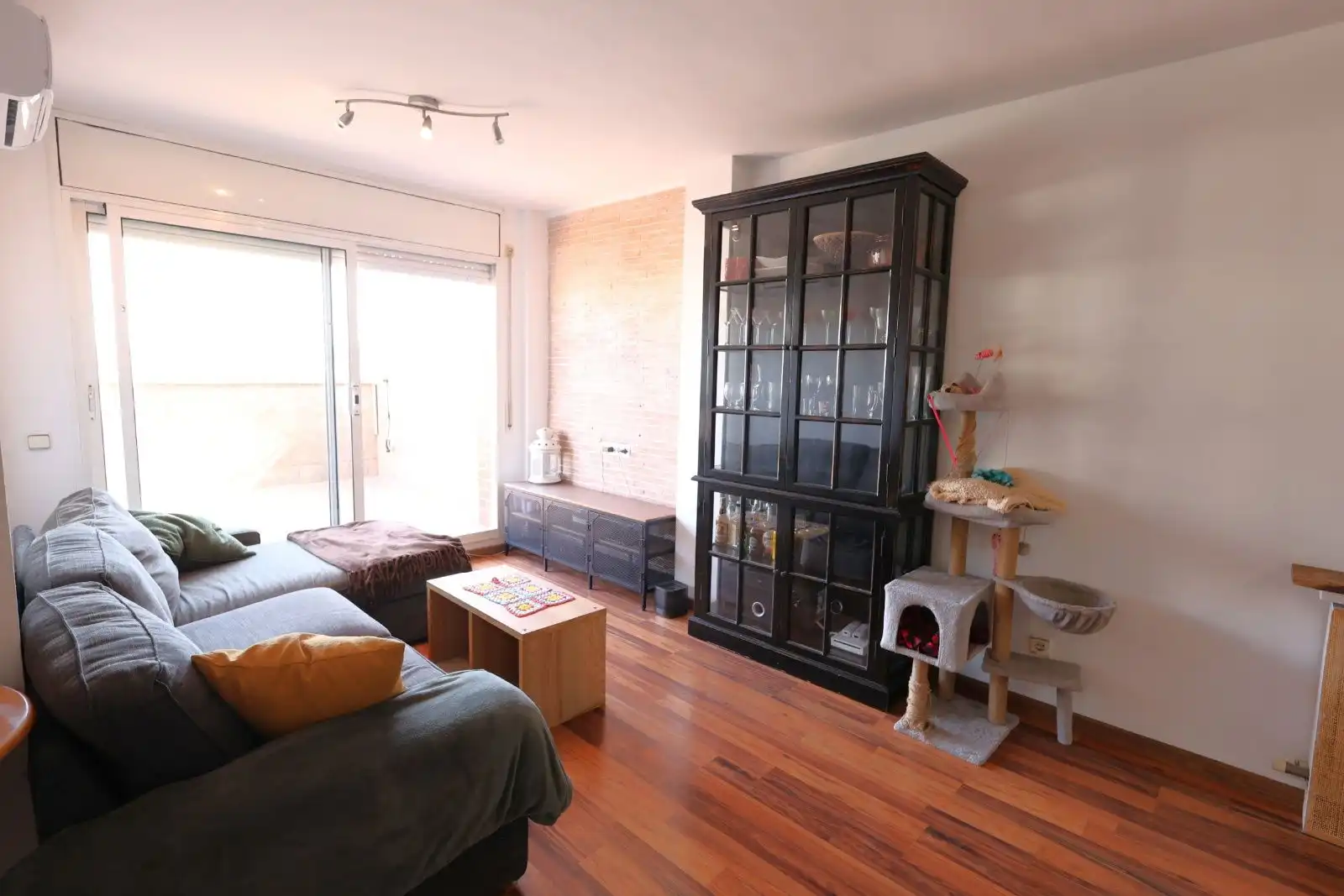 Wohnzimmer von Dachboden zum Verkauf in El Vendrell mit Klimaanlage, Heizung und Terrasse