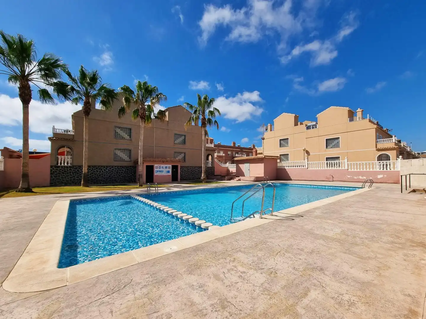 Swimming pool of Houses for rent in Santa Pola  with Air Conditioner, Heating and Private garden