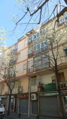 Piso en Venta en C/ Mossen Jacint Verdaguer en Santa Rosa