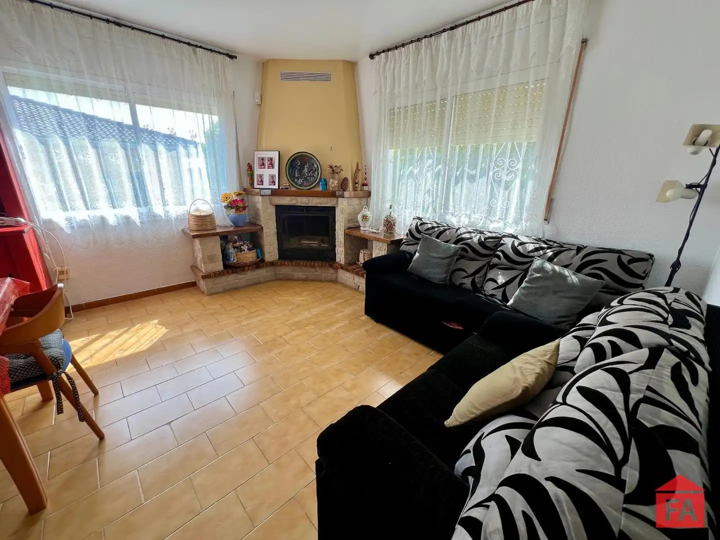 Wohnzimmer von Haus oder Chalet zum Verkauf in Albinyana mit Klimaanlage, Heizung und Terrasse