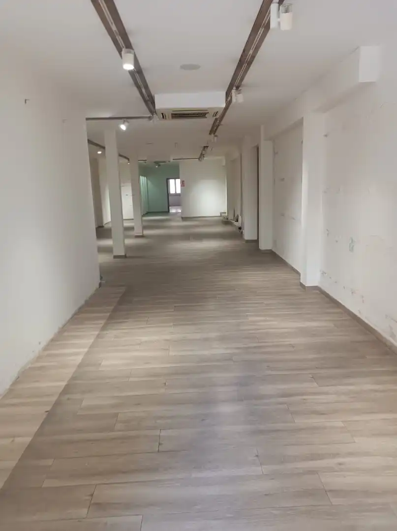 Geschaftsraum zur Miete in Santa Coloma de Gramenet mit Parkett und Alarm