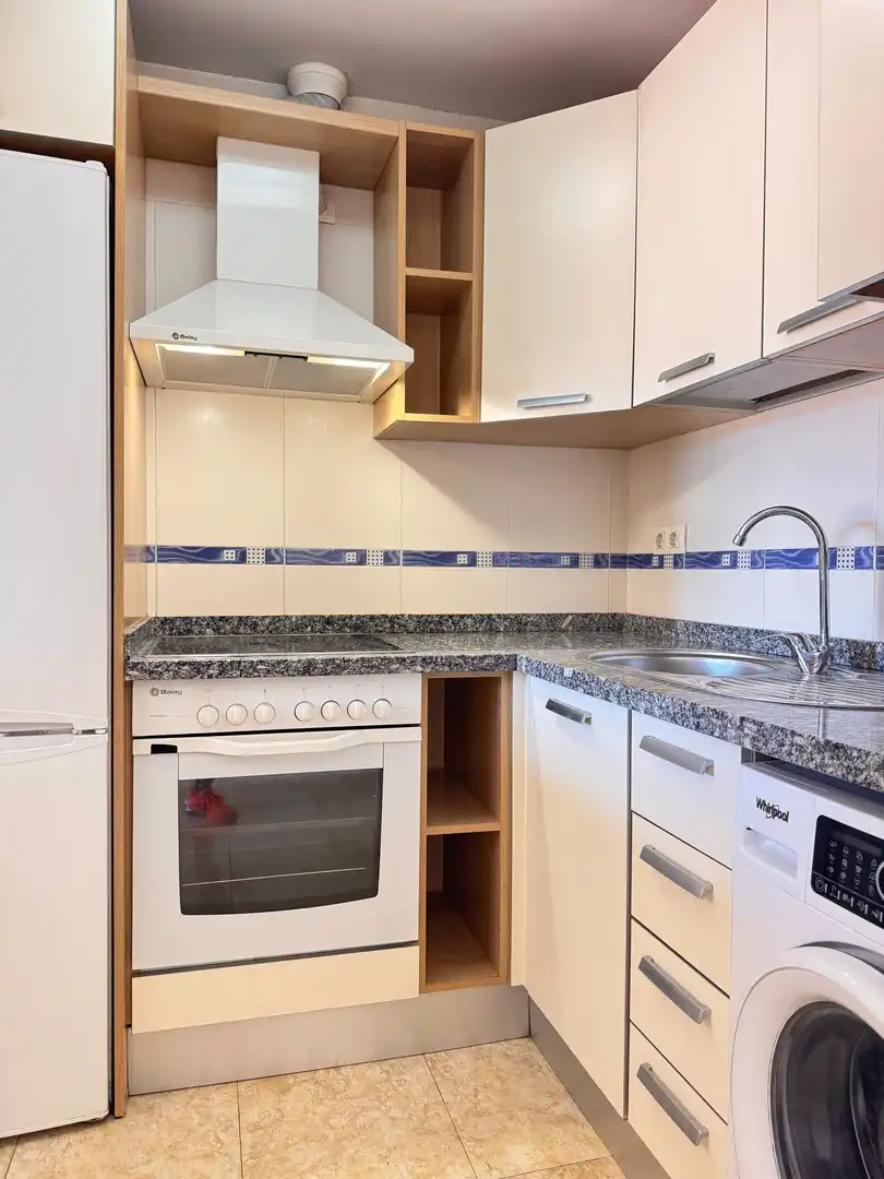 Cocina de Apartamento en venta en Roquetas de Mar con Aire acondicionado, Terraza y Amueblado