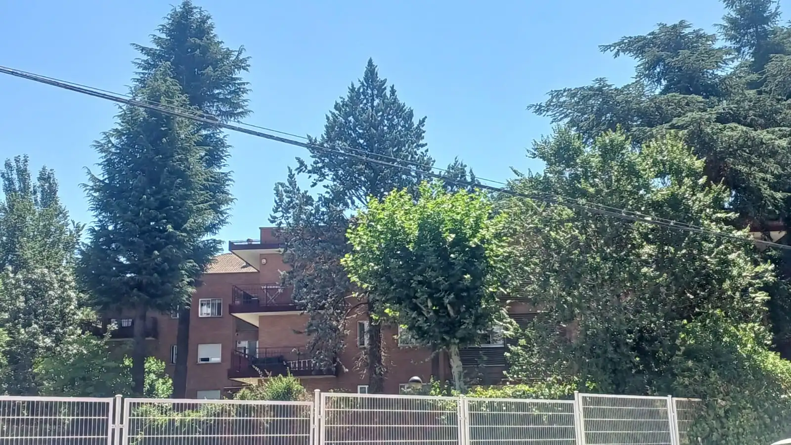 Außenansicht von Wohnung zum Verkauf in Collado Villalba mit Heizung, Parkett und Terrasse