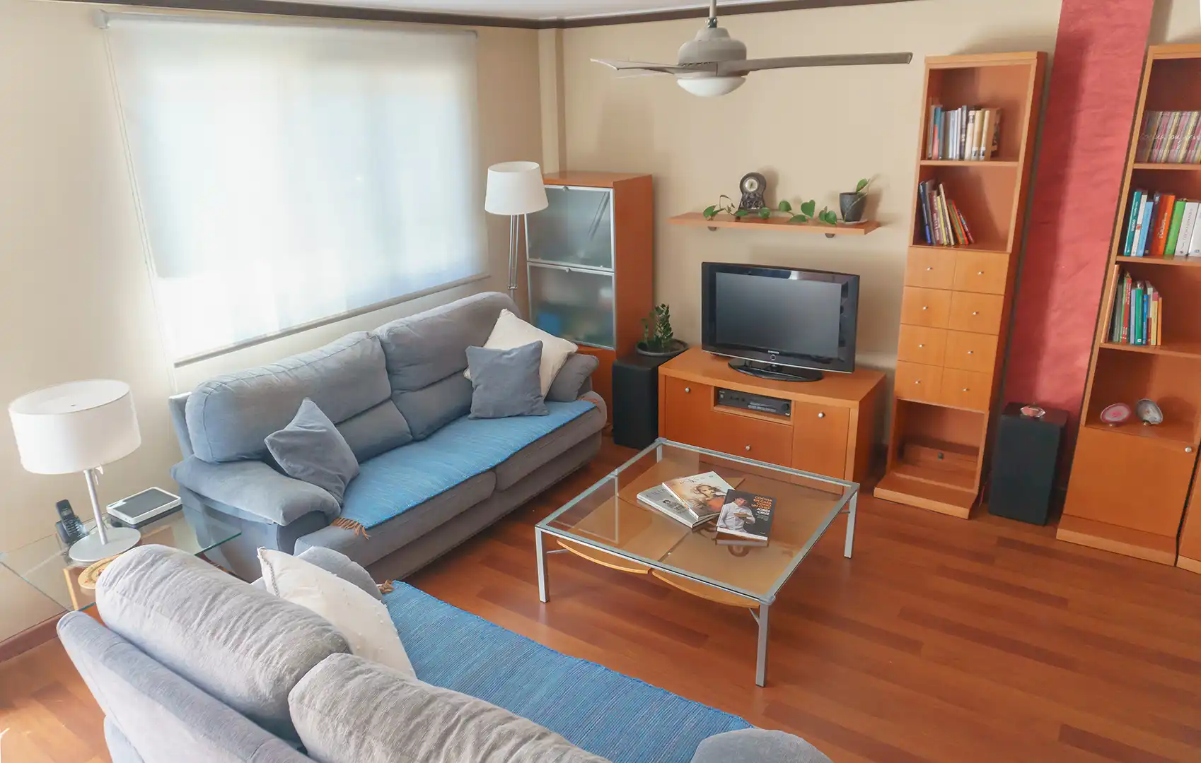 Wohnzimmer von Einfamilien-Reihenhaus zur Miete in Gilet mit Heizung, Terrasse und Abstellraum