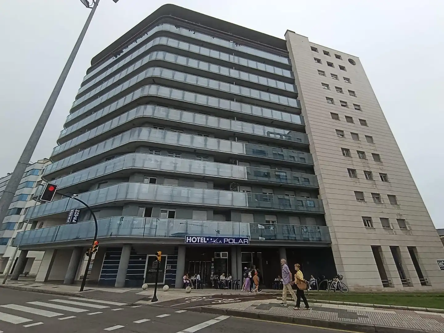 Vista exterior de Pis en venda en Gijón  amb Calefacció, Terrassa i Traster