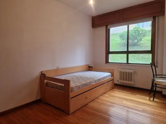 Habitación de Piso en venta en Teo con Calefacción, Parquet y Trastero