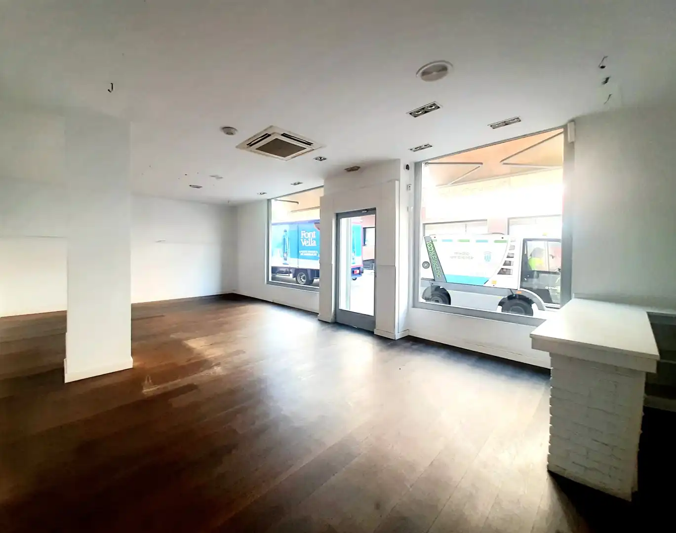 Local comercial en venta en Calle de Cervantes, imagen 4
