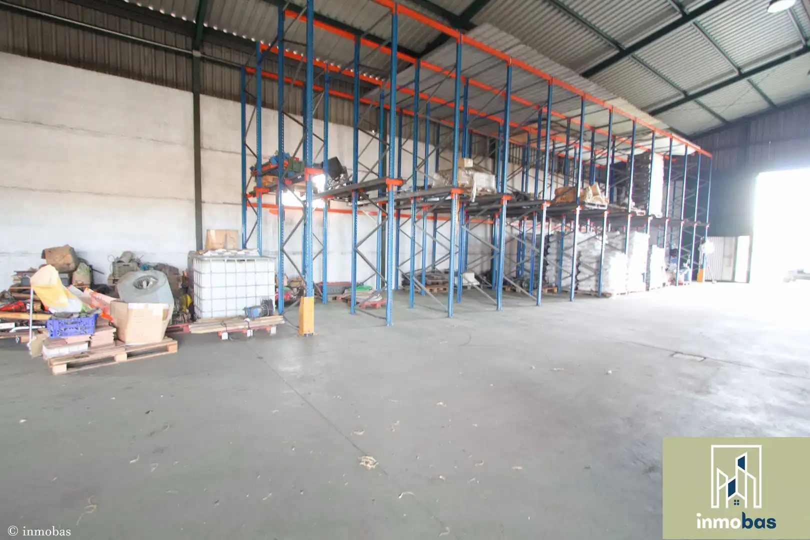 Nau industrial en venda en Valverde de Leganés