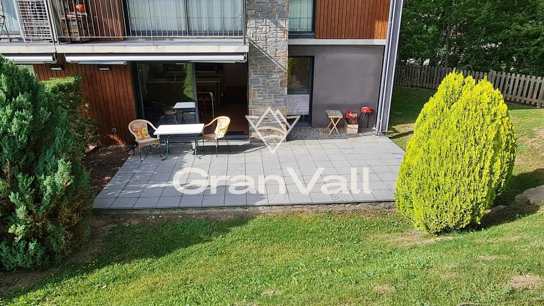 Terrasse von Erdgeschoss zum Verkauf in Saillagouse mit Heizung, Privatgarten und Parkett