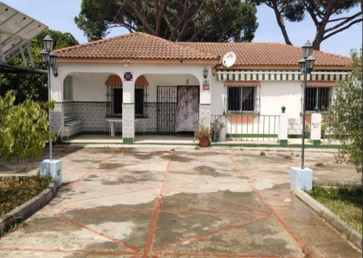 Exterior view of House or chalet for sale in Chiclana de la Frontera  with Terrace, Storage room and Swimming Pool