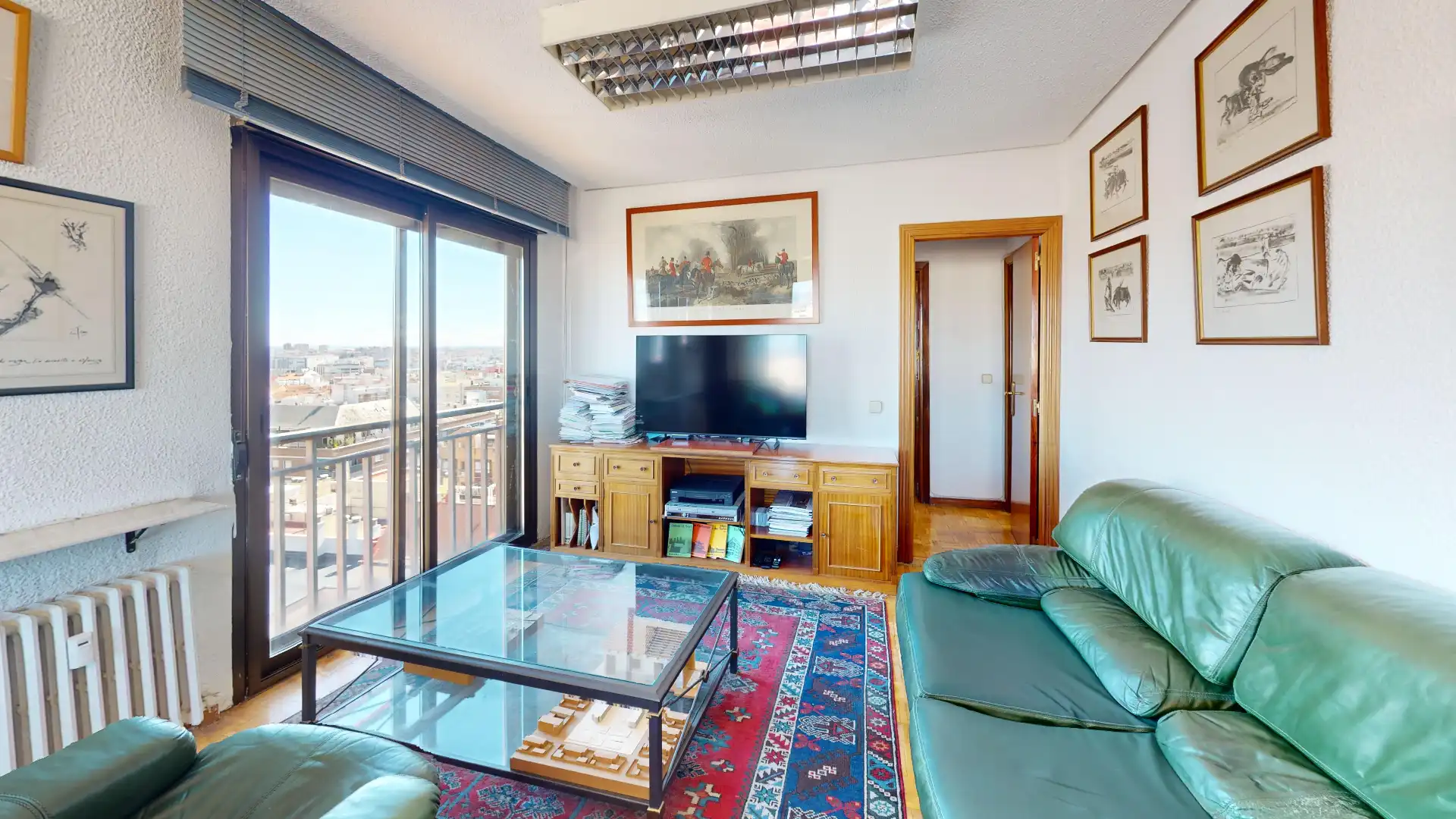Living room of Flat for sale in Madrid  with Air Conditioner, Heating and Balcony