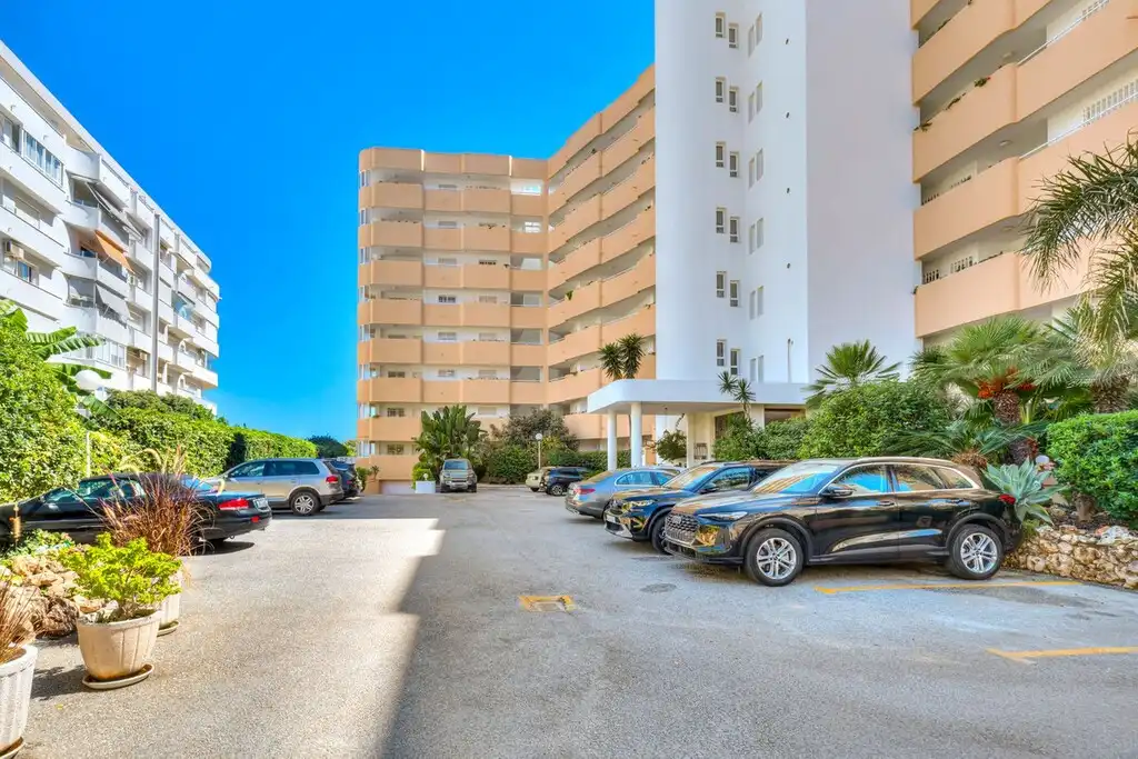 Apartamento con piscina en venta en Castillo Sohail - Myramar, imagen 25