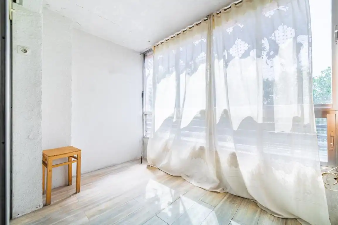 Habitación de Piso en venta en Madrid con Calefacción y Terraza