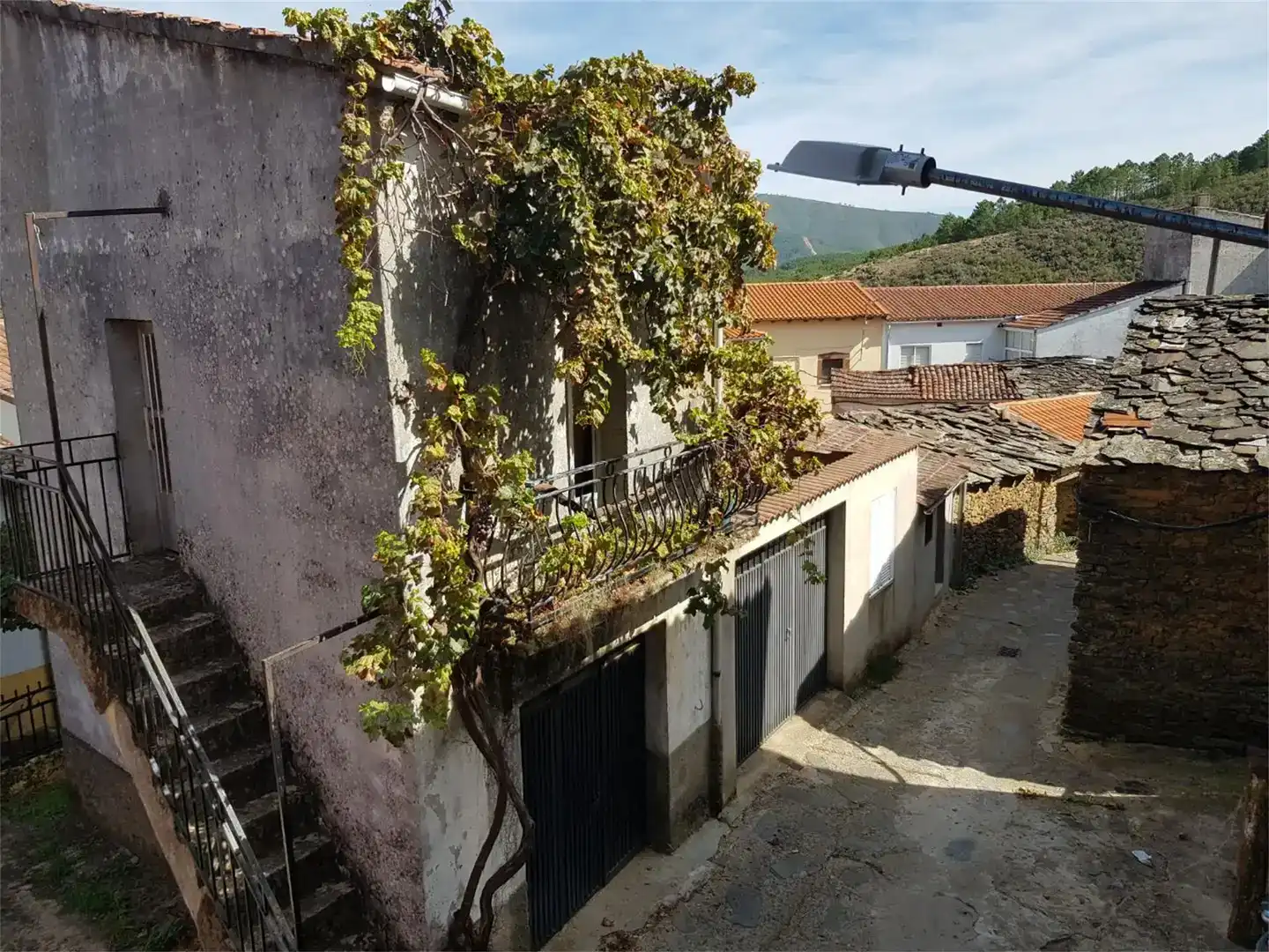 Vista exterior de Local en venda en Nuñomoral, Cáceres