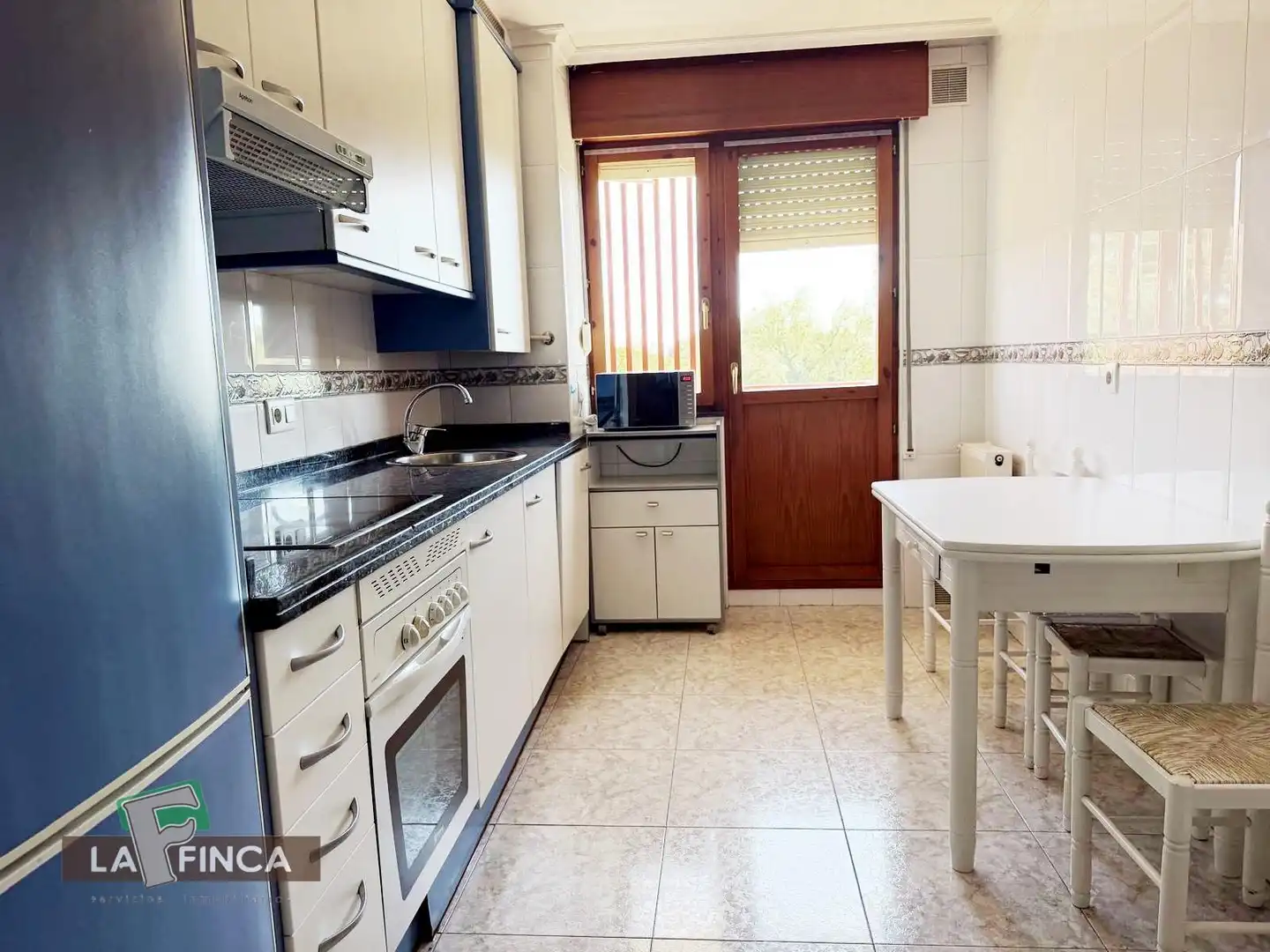 Kitchen of Flat for rent in Oviedo   with Heating, Parquet flooring and Terrace