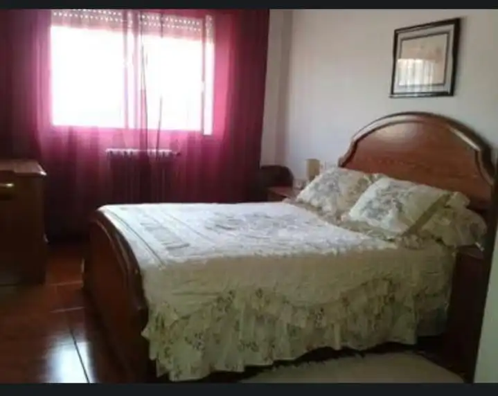 Habitación de Piso en venta en Monforte de Lemos con Calefacción, Trastero y Amueblado