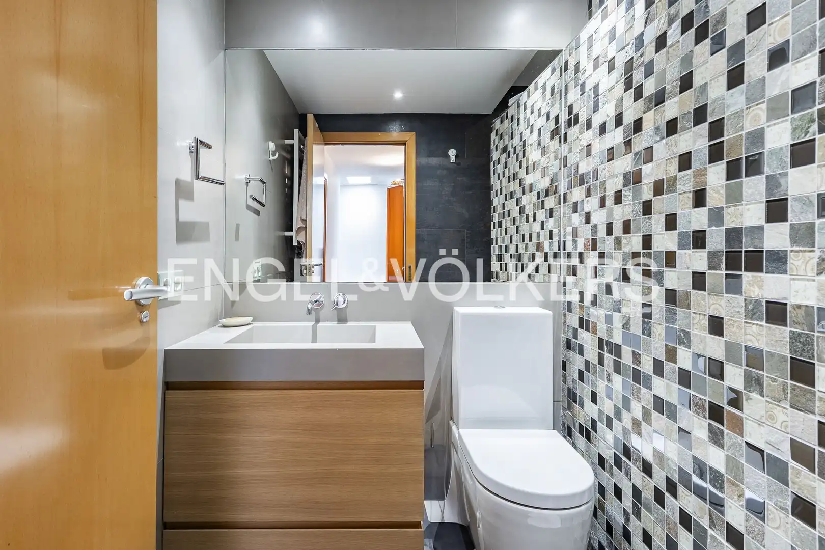 Bathroom of Houses for sale in Barcelona  with Air Conditioner, Heating and Private garden