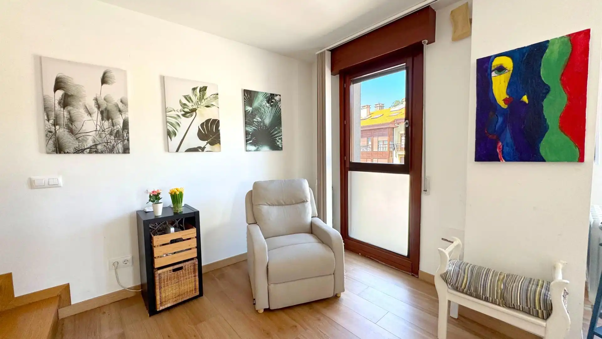Sala de estar de Dúplex en venta en Cartes con Calefacción, Trastero y Amueblado